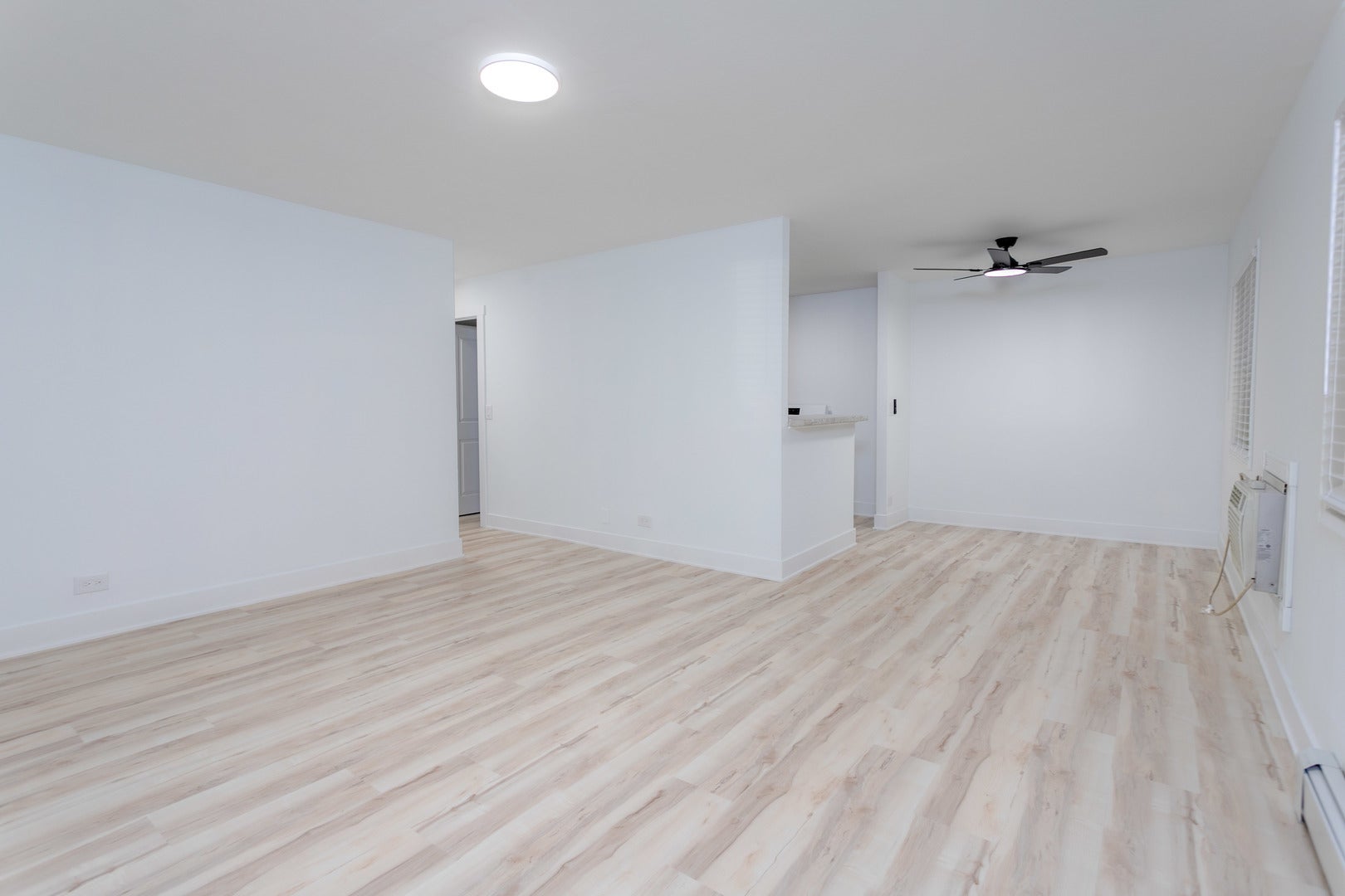 2406 Algonquin Road 4