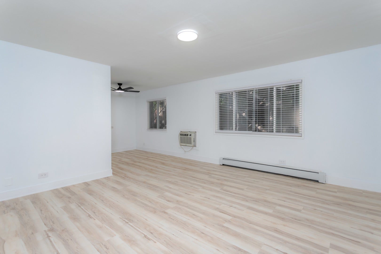 2406 Algonquin Road 4