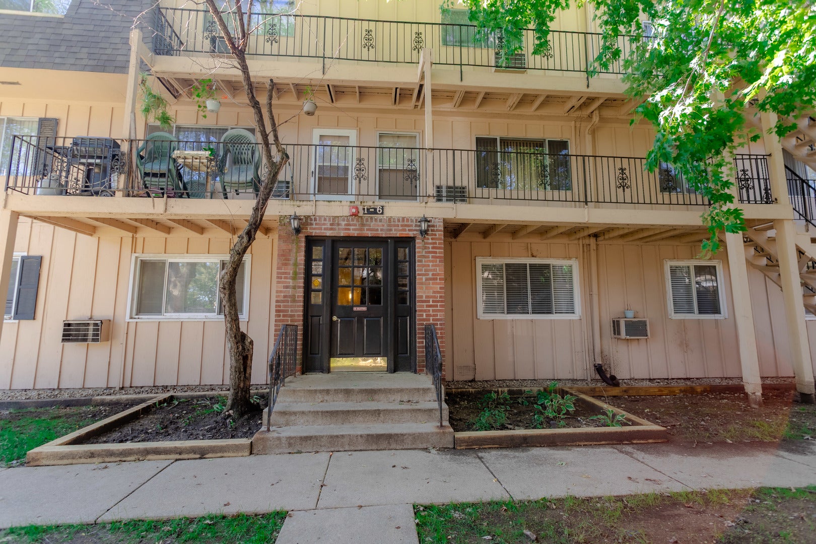 2406 Algonquin Road 4