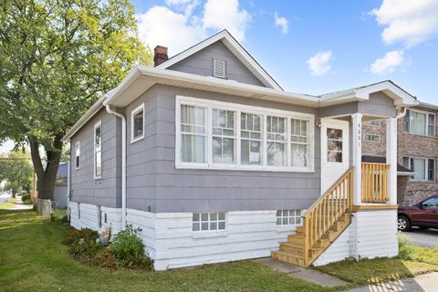 Photo of 4601 Eberly Avenue, Brookfield, IL 60513 (MLS # 12476432) Photo of 4601 Eberly Avenue, Brookfield, IL 60513 (MLS # 12476432)