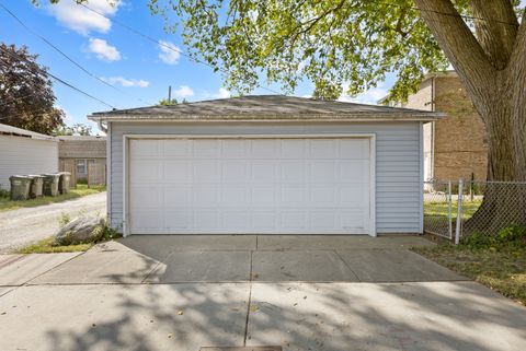 Tiny photo for 4601 Eberly Avenue, Brookfield, IL 60513 (MLS # 12476432)