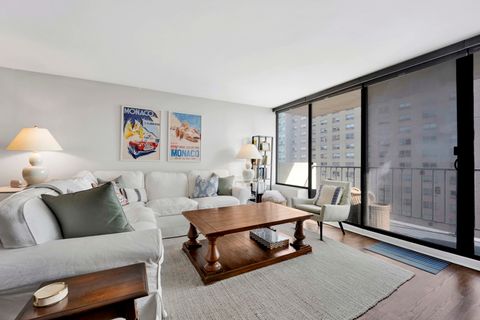 Tiny photo for 3150 N Sheridan Road #14A, Chicago, IL 60657 (MLS # 12587636)