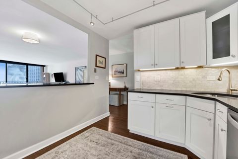 Tiny photo for 3150 N Sheridan Road #14A, Chicago, IL 60657 (MLS # 12587636)