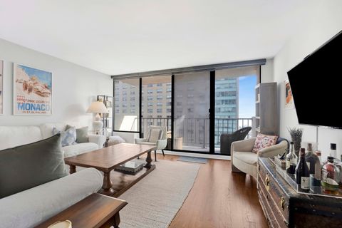 Tiny photo for 3150 N Sheridan Road #14A, Chicago, IL 60657 (MLS # 12587636)