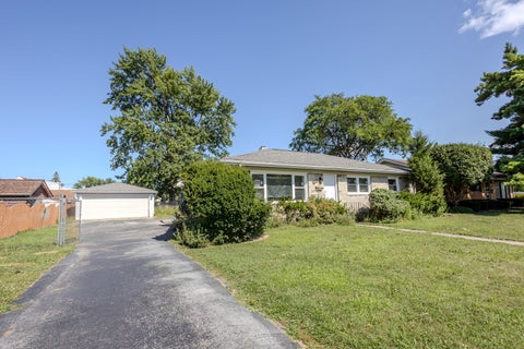 Tiny photo for 10741 Mason Avenue, Chicago Ridge, IL 60415 (MLS # 12714717)