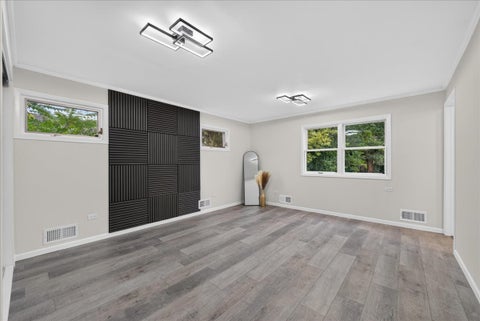 Tiny photo for 211 N Graylynn Drive, Mount Prospect, IL 60056 (MLS # 12776300)