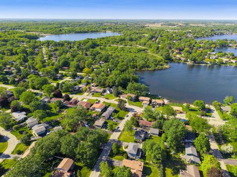 Tiny photo for 2004 Sprucewood Lane, Lindenhurst, IL 60046 (MLS # 12649564)