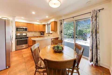 Tiny photo for 2004 Sprucewood Lane, Lindenhurst, IL 60046 (MLS # 12649564)