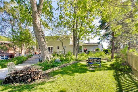 Tiny photo for 2004 Sprucewood Lane, Lindenhurst, IL 60046 (MLS # 12649564)