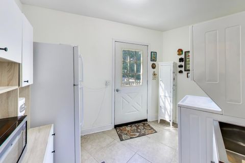 Tiny photo for 2004 Sprucewood Lane, Lindenhurst, IL 60046 (MLS # 12649564)
