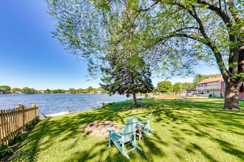 Tiny photo for 2004 Sprucewood Lane, Lindenhurst, IL 60046 (MLS # 12649564)
