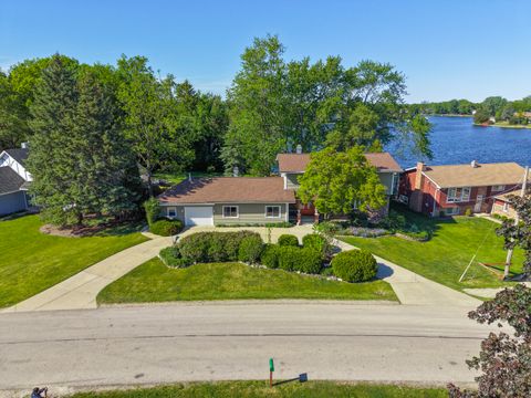 Tiny photo for 2004 Sprucewood Lane, Lindenhurst, IL 60046 (MLS # 12649564)
