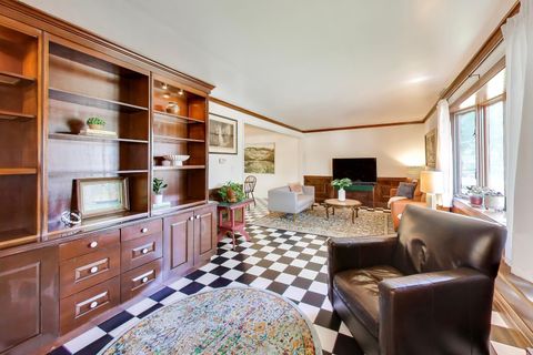 Tiny photo for 2004 Sprucewood Lane, Lindenhurst, IL 60046 (MLS # 12649564)