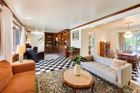 Tiny photo for 2004 Sprucewood Lane, Lindenhurst, IL 60046 (MLS # 12649564)