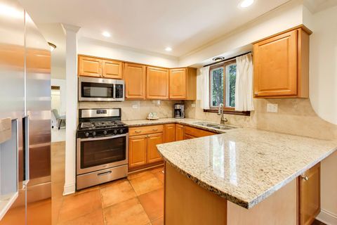 Tiny photo for 2004 Sprucewood Lane, Lindenhurst, IL 60046 (MLS # 12649564)