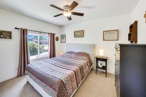 Tiny photo for 2004 Sprucewood Lane, Lindenhurst, IL 60046 (MLS # 12649564)