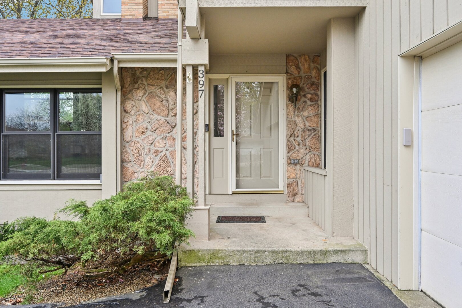 397 Briarwood Court