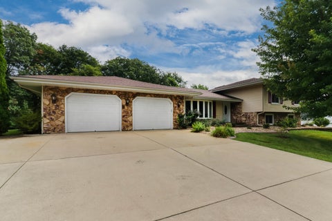 Photo of 19356 Nottingham Drive, Bloomington, IL 61705 (MLS # 12725434)