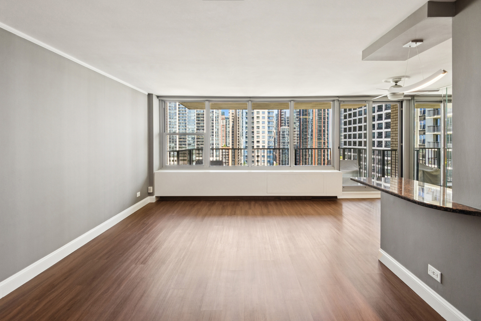 400 E Randolph Street 2208