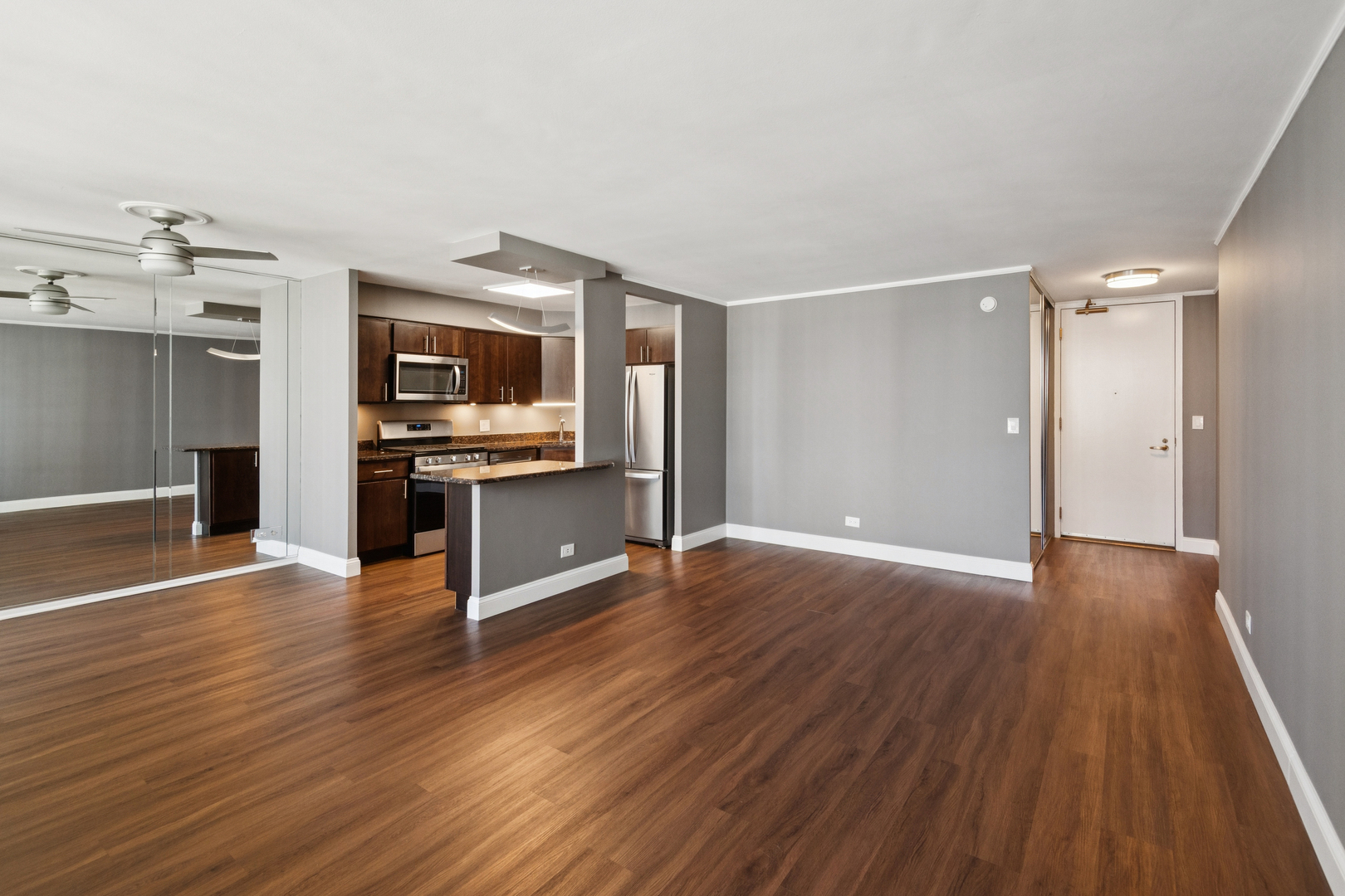 400 E Randolph Street 2208