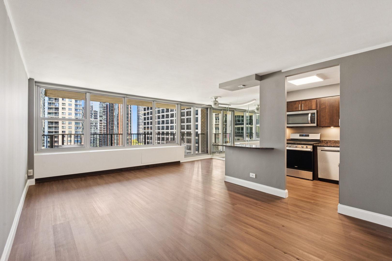 400 E Randolph Street 2208