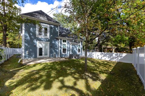 Tiny photo for 2131 Parkview Court, Wilmette, IL 60091 (MLS # 12502418)