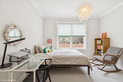 Tiny photo for 2131 Parkview Court, Wilmette, IL 60091 (MLS # 12502418)