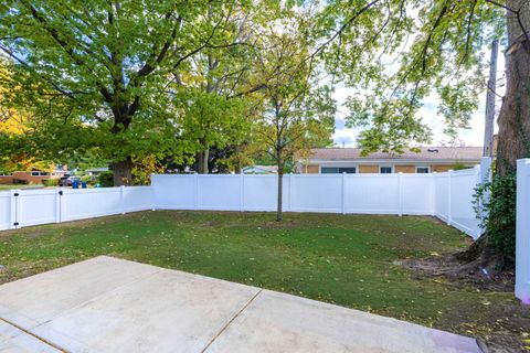 Tiny photo for 2131 Parkview Court, Wilmette, IL 60091 (MLS # 12502418)