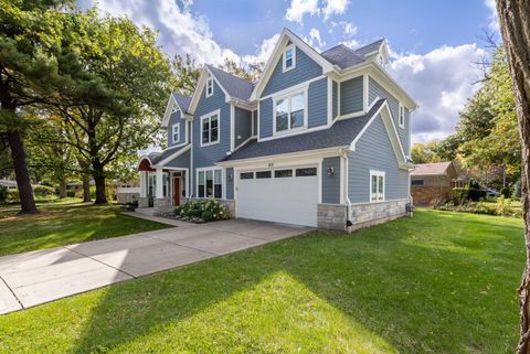 Tiny photo for 2131 Parkview Court, Wilmette, IL 60091 (MLS # 12502418)