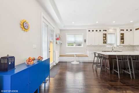 Tiny photo for 2131 Parkview Court, Wilmette, IL 60091 (MLS # 12502418)