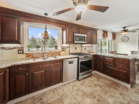 Tiny photo for 760 Thunderbird Trail, Carol Stream, IL 60188 (MLS # 12621078)