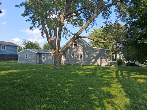 Photo of 1624 N Poplar Avenue, Round Lake Beach, IL 60073 (MLS # 12618553)