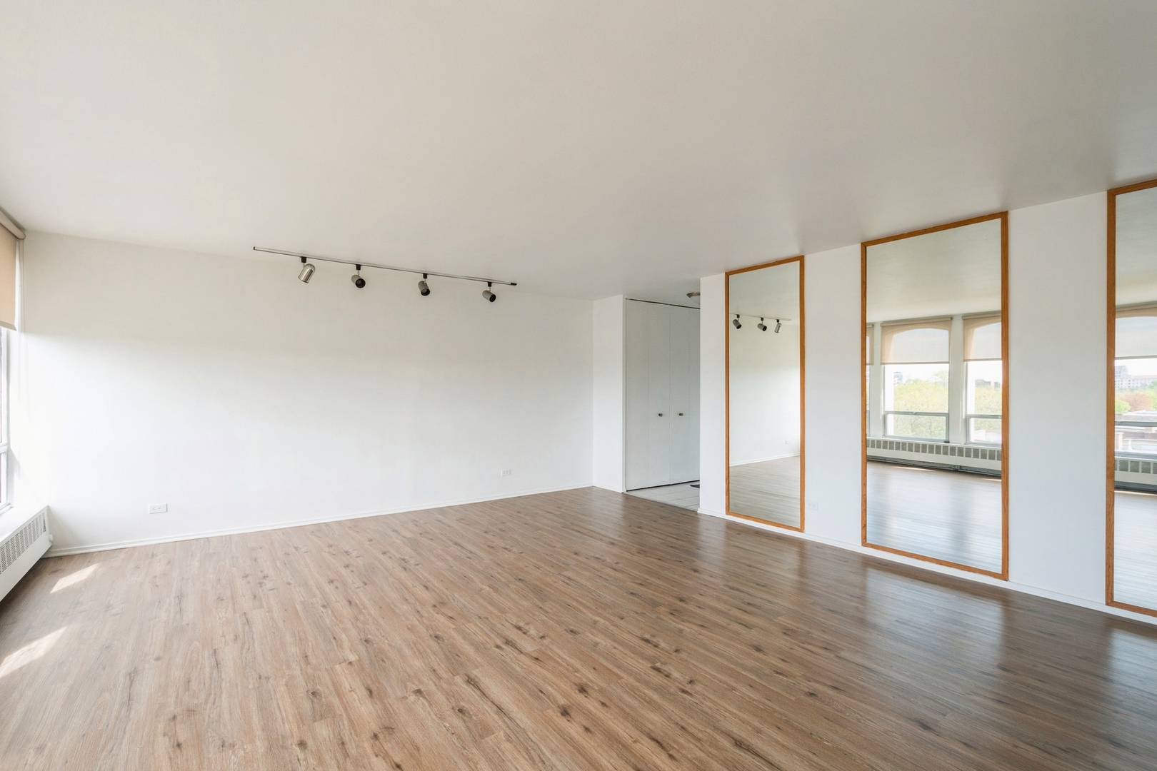 1450 E 55th Place 630S