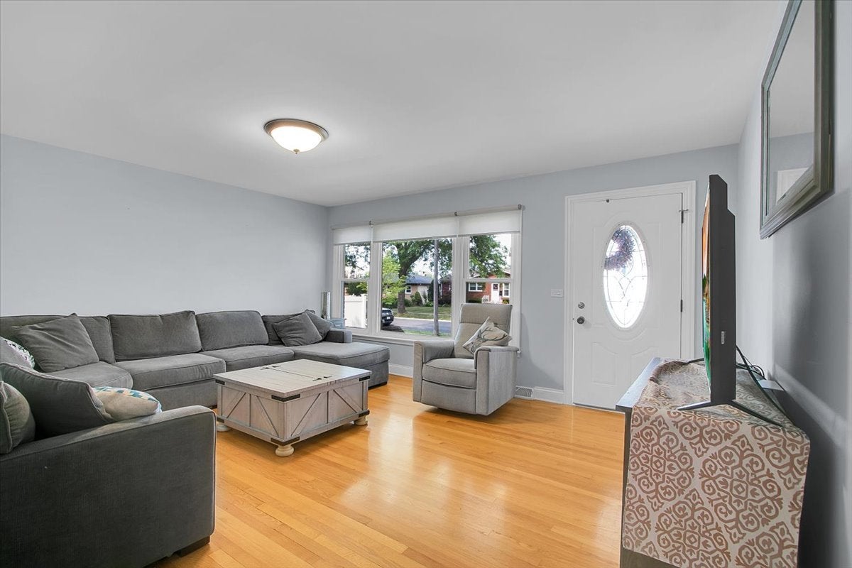1402 S Robert Drive