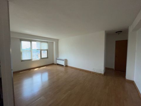 Tiny photo for 2610 W Balmoral Avenue #504, Chicago, IL 60625 (MLS # 12565240)