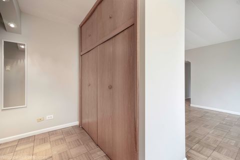 Tiny photo for 7210 Oak Avenue #4SW, River Forest, IL 60305 (MLS # 12521531)