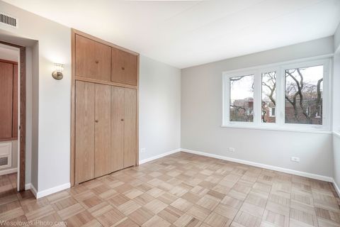 Tiny photo for 7210 Oak Avenue #4SW, River Forest, IL 60305 (MLS # 12521531)