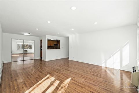 Tiny photo for 1107 S OLD WILKE Road #208, Arlington Heights, IL 60005 (MLS # 12676859)