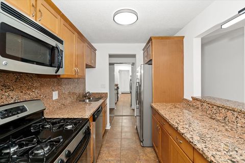 Tiny photo for 1107 S OLD WILKE Road #208, Arlington Heights, IL 60005 (MLS # 12676859)