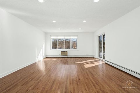 Tiny photo for 1107 S OLD WILKE Road #208, Arlington Heights, IL 60005 (MLS # 12676859)