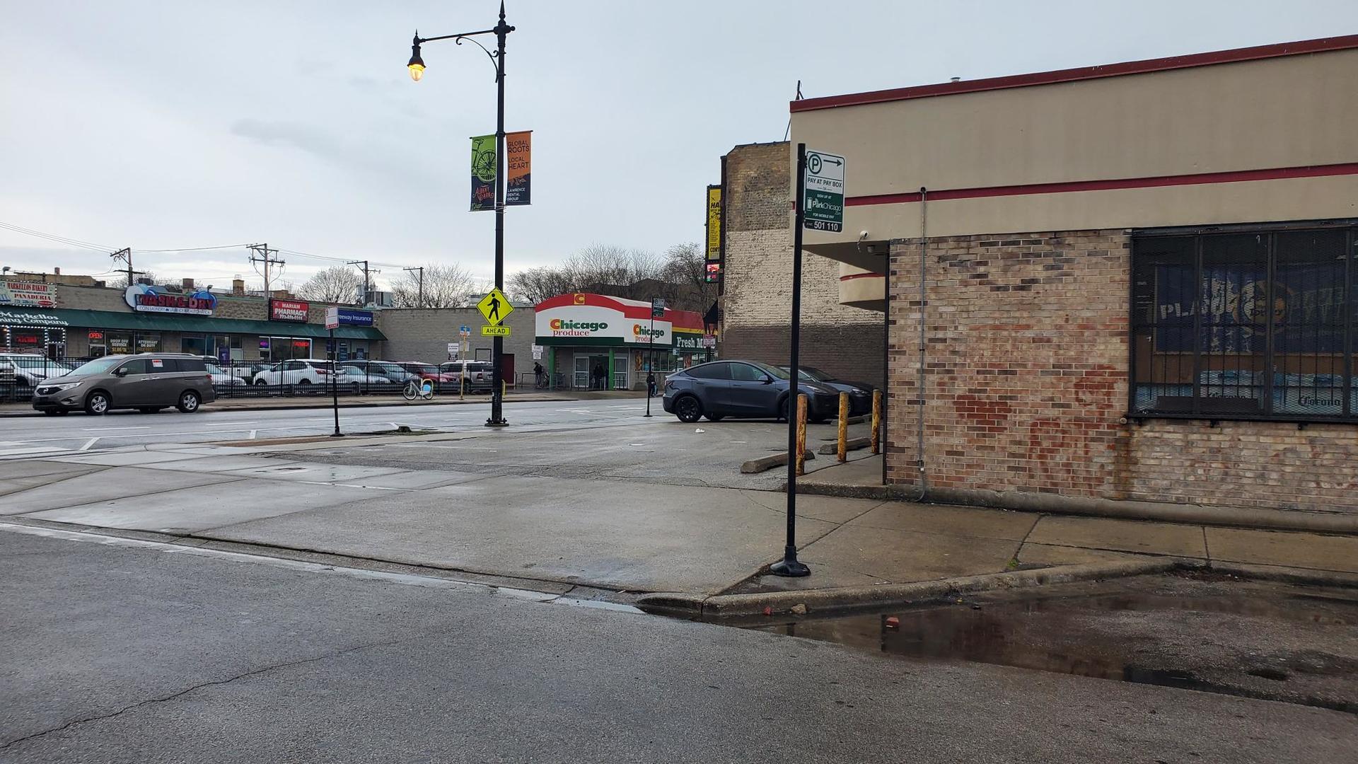 3521-3523 W Lawrence Avenue