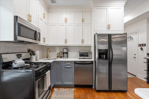 Tiny photo for 5611 N Glenwood Avenue #3, Chicago, IL 60660 (MLS # 12677024)