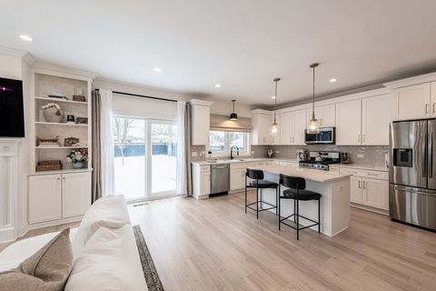 Tiny photo for 145 N Elmwood Avenue, Wood Dale, IL 60191 (MLS # 12595394)