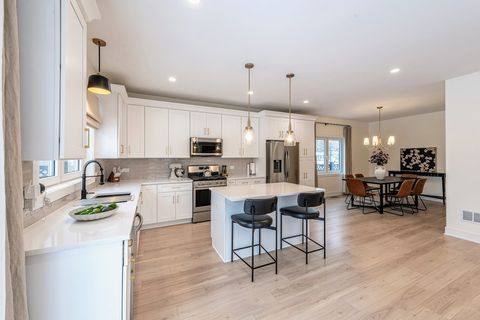 Tiny photo for 145 N Elmwood Avenue, Wood Dale, IL 60191 (MLS # 12595394)