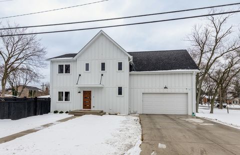 Photo of 145 N Elmwood Avenue, Wood Dale, IL 60191 (MLS # 12595394)
