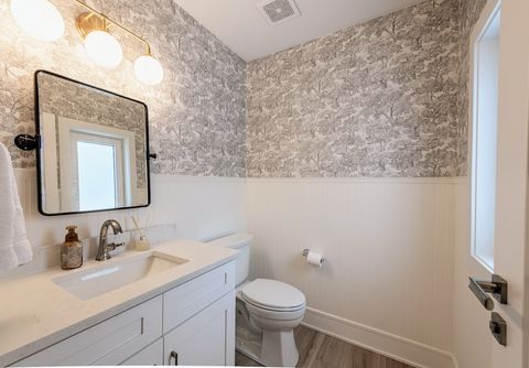 Tiny photo for 145 N Elmwood Avenue, Wood Dale, IL 60191 (MLS # 12595394)