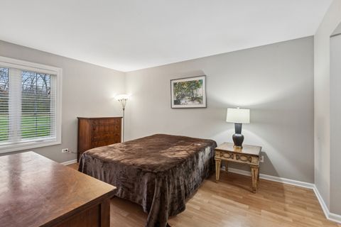 Tiny photo for 724 Maplewood Court #B, Willowbrook, IL 60527 (MLS # 12574464)