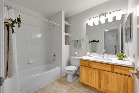 Tiny photo for 2034 IVY RIDGE Drive, Hoffman Estates, IL 60192 (MLS # 12719722)