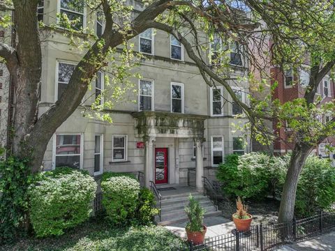 6233 S Woodlawn Avenue 2 Chicago IL 60637