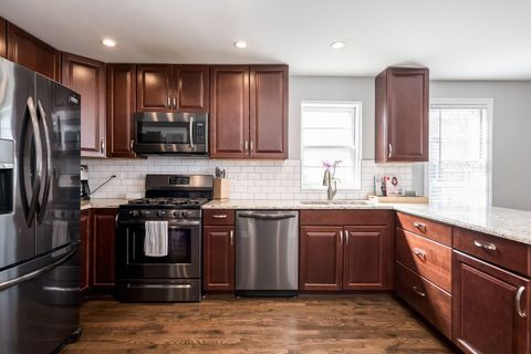 Tiny photo for 3701 Madison Avenue, Brookfield, IL 60513 (MLS # 12587596)